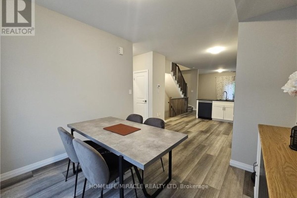 Kitchen - 4 - 720 Grey Street, Brantford, ON N3S0K2 Photo 4