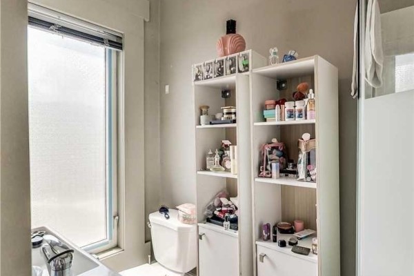 4 - 73 Elm Grove Avenue, Toronto, ON M6K2J2 Photo 3