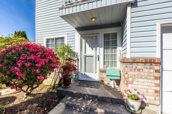 4 13919 70 Avenue, Surrey, BC V3W0A1 Photo 3