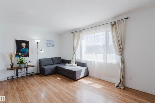 Primary Bedroom - #4 14310 80 St Nw, Edmonton, AB T5C1L6 Photo 4