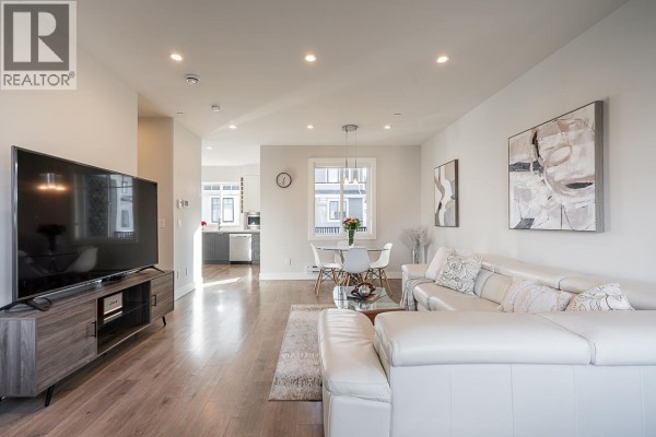 4 189 Wood Street, New Westminster, BC V3M0L7 Photo 5