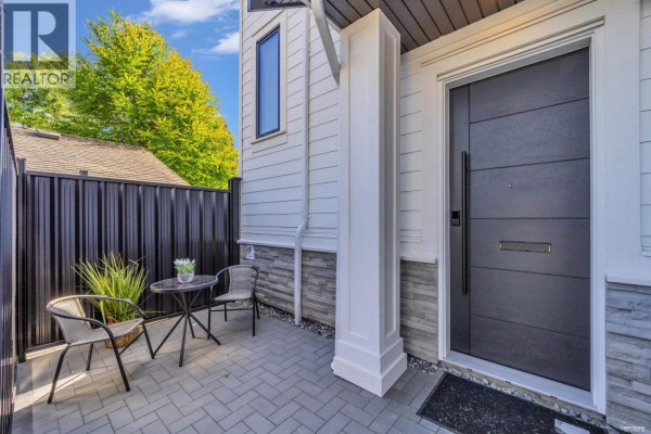 4 2316 Cliff Avenue, Burnaby, BC V5A2L2 Photo 2