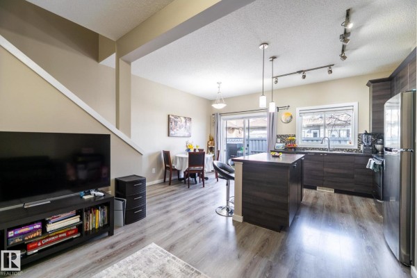 Kitchen - #4 3710 Allan Dr Sw, Edmonton, AB T6W2C4 Photo 3