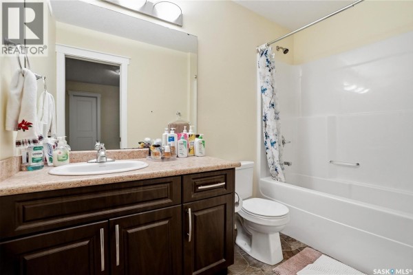4 3960 7th Avenue E, Regina, SK, photo 2