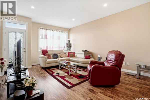 4 3960 7th Avenue E, Regina, SK, photo 3