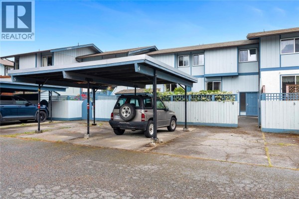 Storage - 4 3987 Gordon Head Rd, Saanich, BC V8N3X5 Photo 2