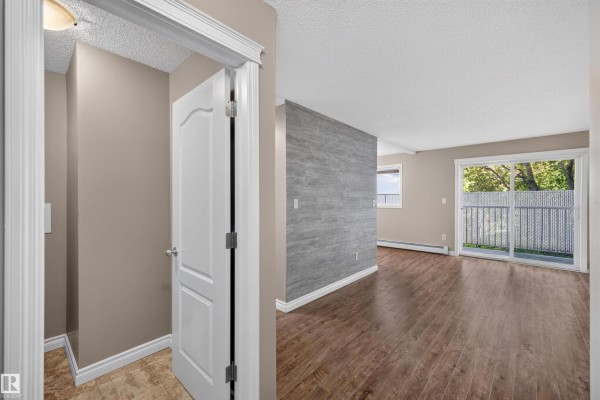 Kitchen - #4 4616 47 St, Leduc, AB T9E4P1 Photo 3