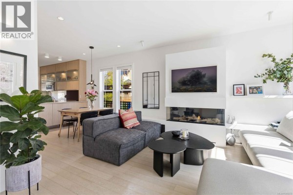Living room - 4 508 Pendray St, Victoria, BC V8V0A9 Photo 4