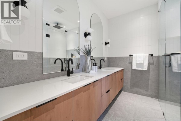 4 6070 Elgin Avenue, Burnaby, BC V5H3S4 Photo 3
