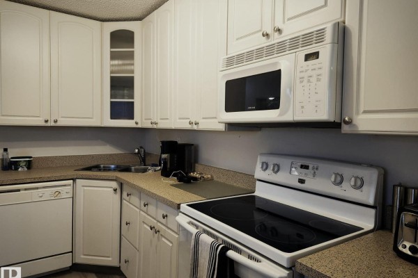#4 6120 118 Av Nw, Edmonton, AB T5W1E8 Photo 5