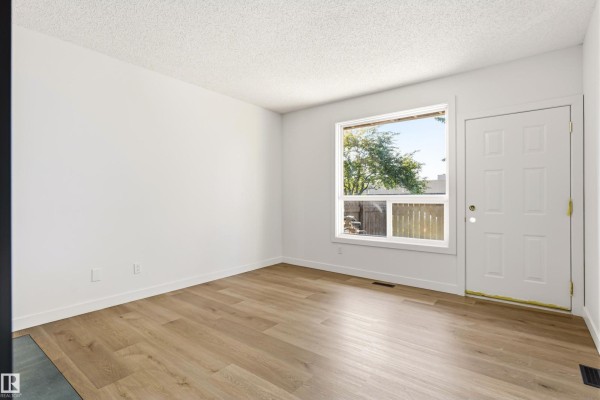 Primary Bedroom - #4 7604 29 Av Nw, Edmonton, AB T6K3Z2 Photo 5