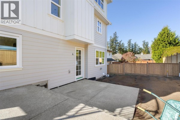 Bedroom - 4 768 Lindsay St, Saanich, BC V8Z3E1 Photo 2