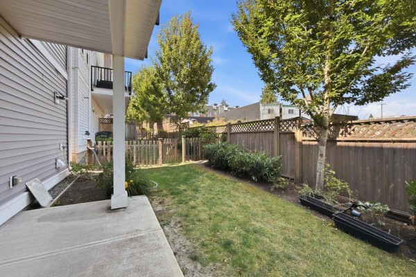 4 8033 166b Street, Surrey, BC V4N0G7 Photo 2
