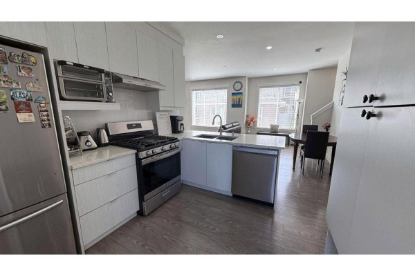 4 8033 166b Street, Surrey, BC V4N0G7 Photo 4