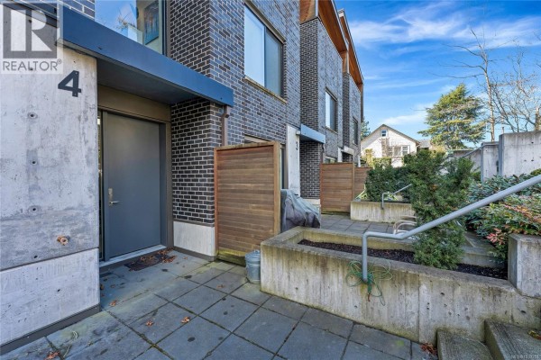 Entrance - 4 991 Mckenzie Ave, Saanich, BC V8X3G8 Photo 2