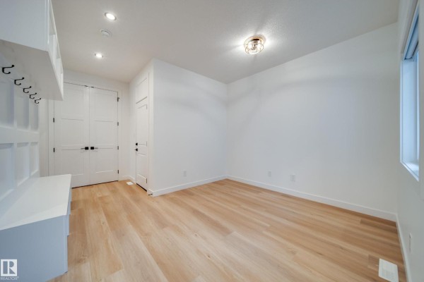 Kitchen - 4 Blackbird Bn, Fort Saskatchewan, AB T8L0G6 Photo 3
