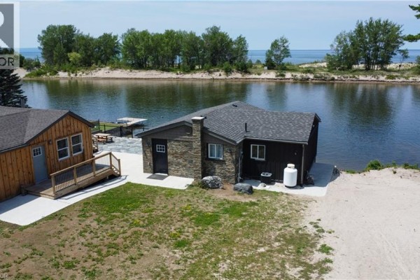 4 Browns Lane, Wasaga Beach, ON, photo 2