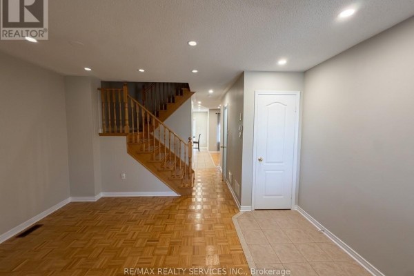 4 Butterchurn Road, Brampton, ON L6X4V1 Photo 4