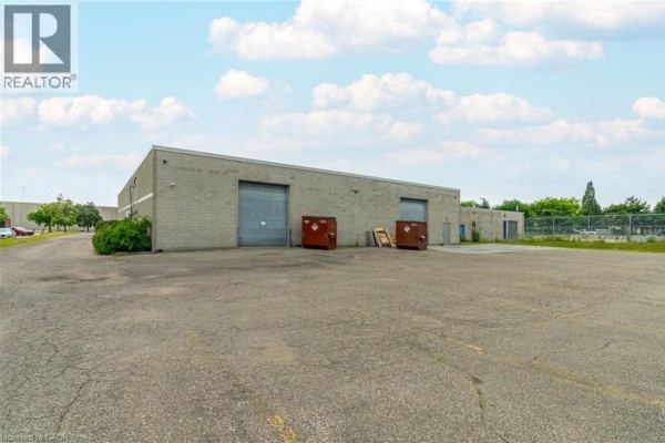 4 Carson Court, Brampton, ON, photo 2