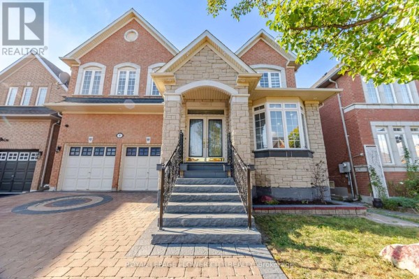 4 Castle Mountain Drive, Brampton, ON, photo 2