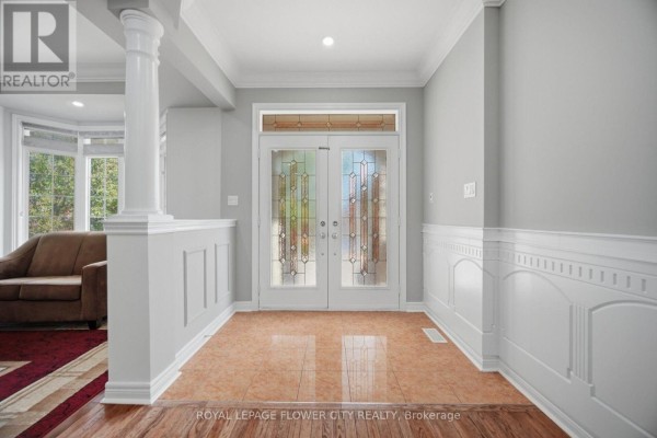 4 Castle Mountain Drive, Brampton, ON, photo 3