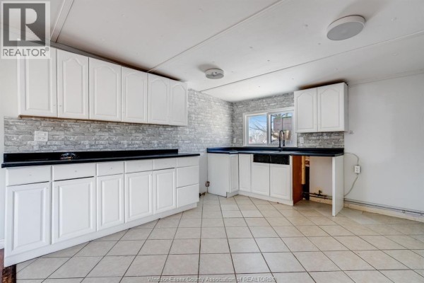Laundry room - 4 Cedar Crescent, Mcgregor, ON N0R1J0 Photo 4