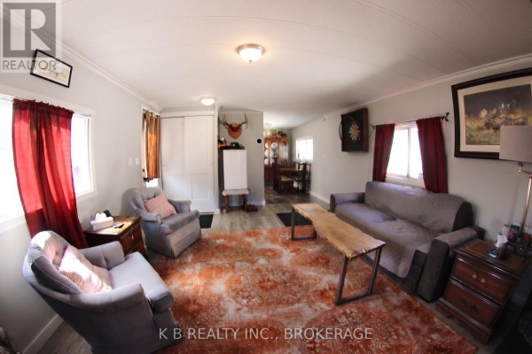 4 Cedar Street W, Greater Napanee, ON, photo 2