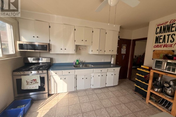 Bedroom 2 - 4 Conlon Crescent, Thorold, ON L2V2M7 Photo 4