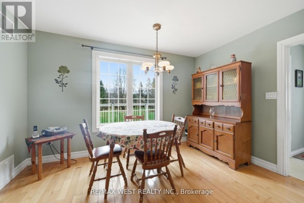 Mud room - 4 Coryell Street, Scugog, ON L0C1G0 Photo 5