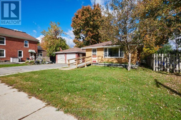 Bedroom - 4 Davidson Street W, Smiths Falls, ON K7A4J6 Photo 2