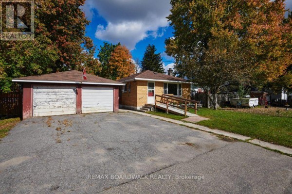 Bedroom - 4 Davidson Street W, Smiths Falls, ON K7A4J6 Photo 3