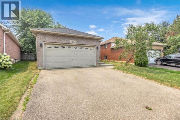 4 Dowden Avenue, Brantford, ON, photo 3