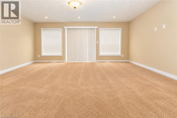 4pc Bathroom - 4 Drone Crescent, Guelph, ON N1K0C1 Photo 4