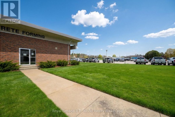4 Elm Street, Tillsonburg, ON, photo 2