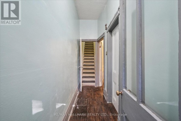 Living room - 4 First Avenue, Toronto, ON M4M1W8 Photo 3