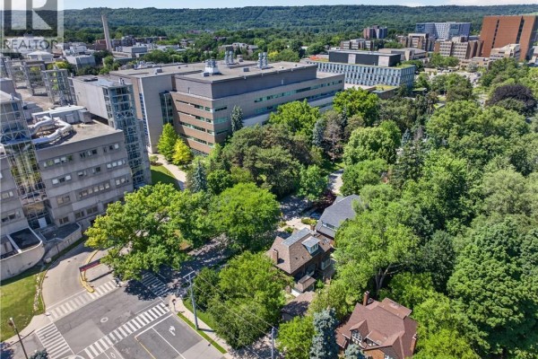 4 Forsyth Avenue N, Hamilton, ON, photo 2
