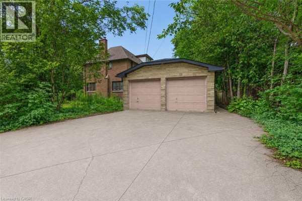 4 Forsyth Avenue N, Hamilton, ON, photo 3