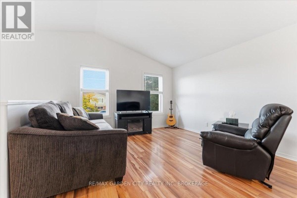 Great room - 4 Fox Trail Drive, St  Catharines, ON L2S3T7 Photo 4