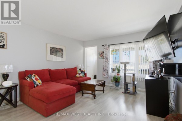 Bedroom 2 - 4 George Street, Quinte West, ON K8V1R1 Photo 4