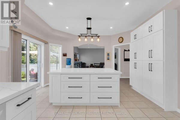 4 Gold Park Gate, Essa, ON, photo 3