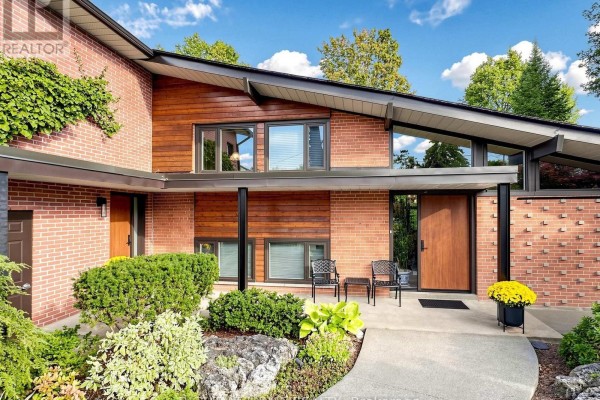 4 Grovetree Road, Toronto, ON M9V2Y2 Photo 3