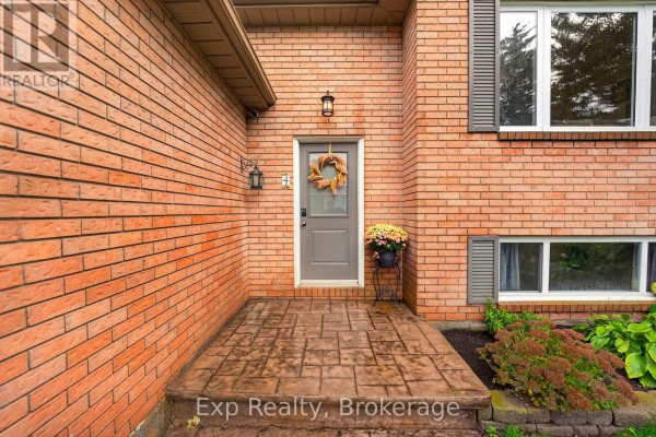 Kitchen - 4 Harbourview Crescent, Prince Edward County, ON K0K3L0 Photo 3