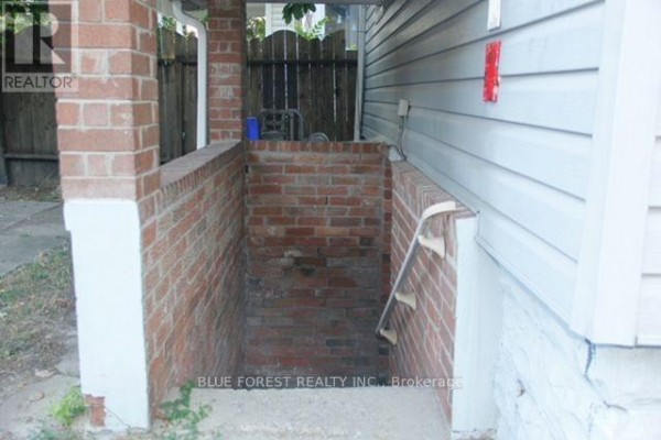 4 Henry Street, London East, ON N6B2L7 Photo 5