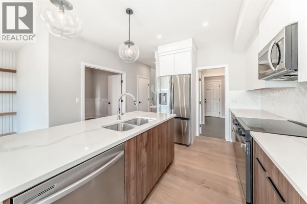 Office - 4 Heritage Mews, Cochrane, AB T4C2J8 Photo 4