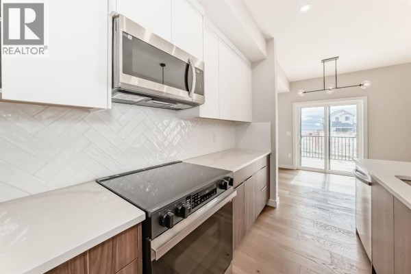 Pantry - 4 Heritage Mews, Cochrane, AB T4C2J8 Photo 5