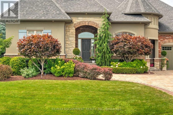 4 Holdroyd Court, Halton Hills, ON, photo 2