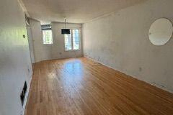 Living room - 4 Iberville Road, Whitby, ON L1M1H5 Photo 4