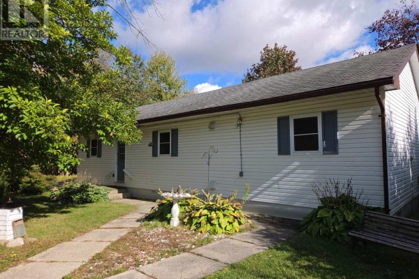 Kitchen - 4 Jarrell Lane, R.r. #5 Street, Kincardine, ON N2Z2X6 Photo 2