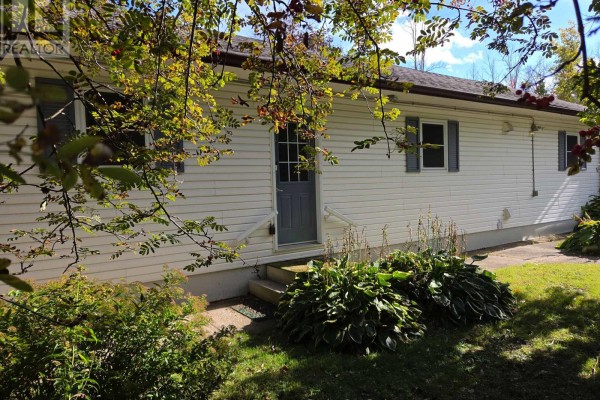 Bedroom 3 - 4 Jarrell Lane, R.r. #5 Street, Kincardine, ON N2Z2X6 Photo 5