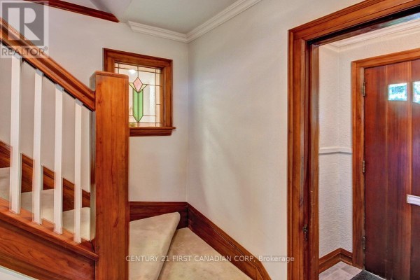 4 Jerseyville Road E, Hamilton, ON, photo 2